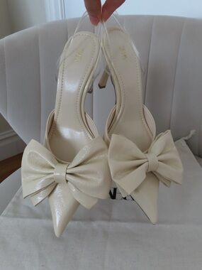 Zara Cream Pointed-Toe Slingback Heels with Bow